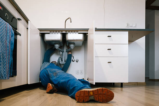 Professional Leak Detection technician working in Ridgedale, MO
